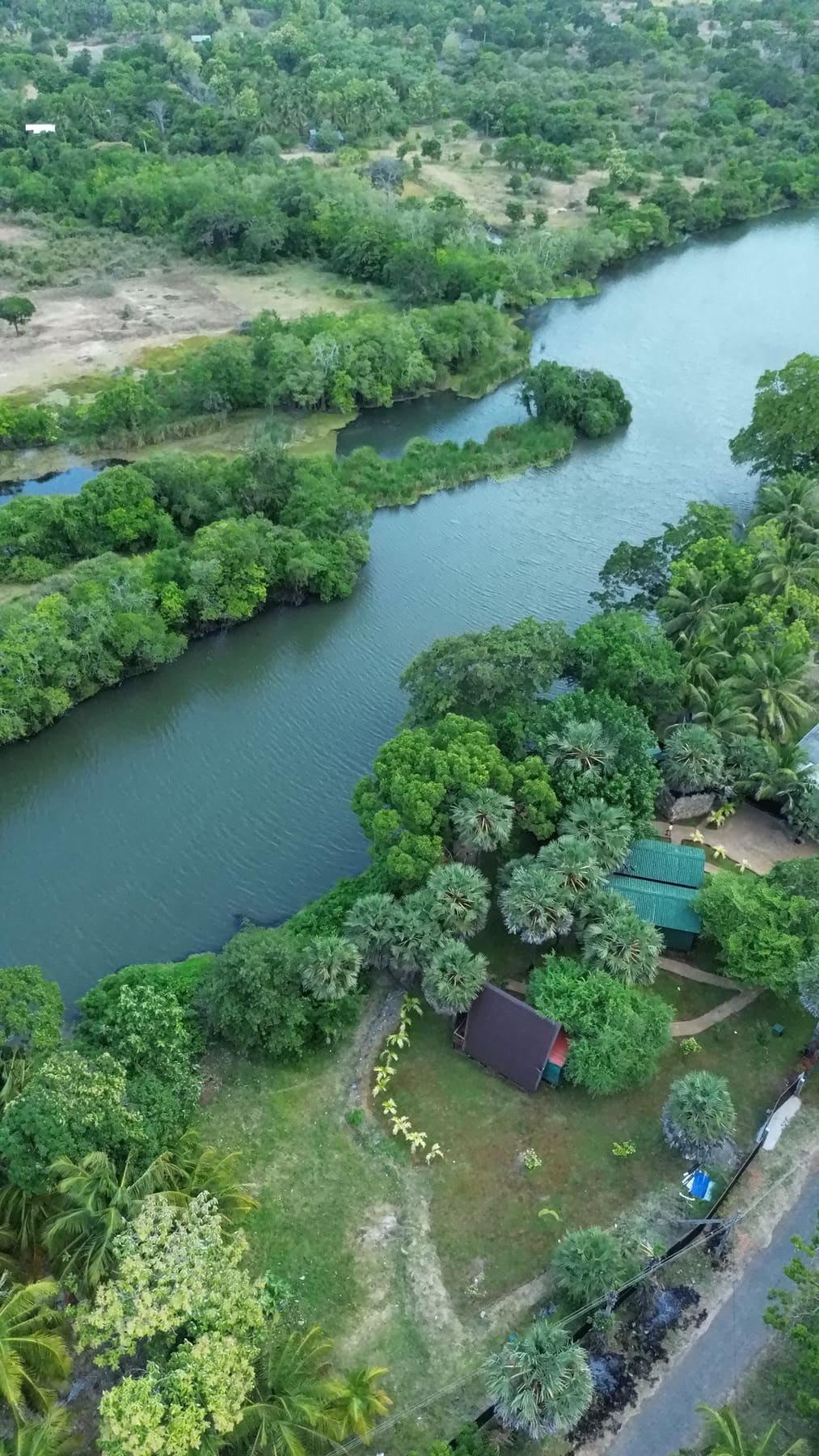 The river winding past the Wilpattu villa, seen from above